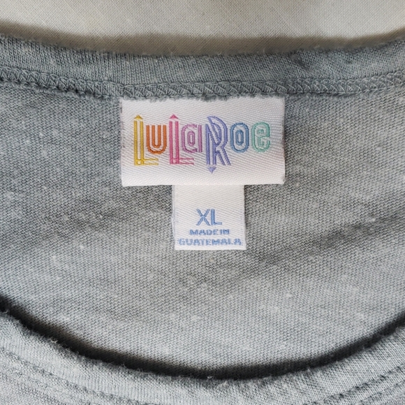 Extra Large Lularoe Randy Tee - Picture 2 of 4